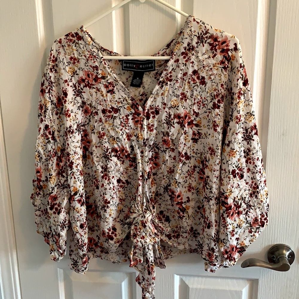 ~polly & esther floral top
